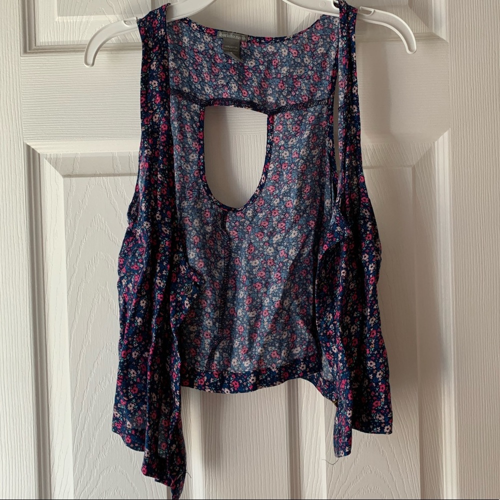 Tank - Picture 3 of 3